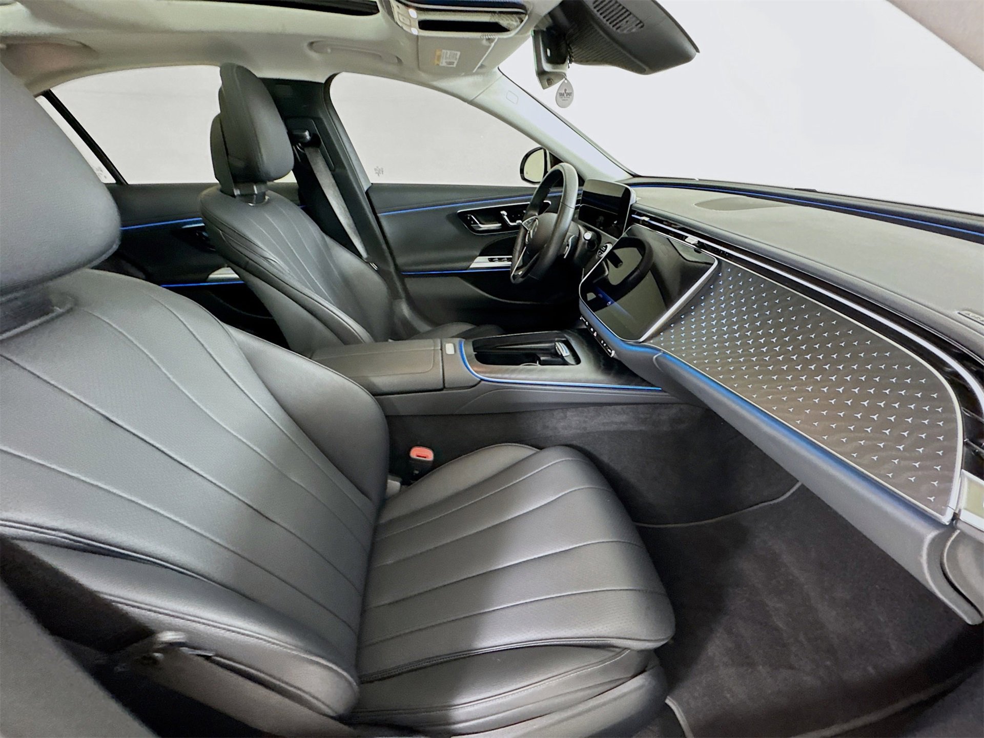 Certified 2024 Mercedes-Benz E 350 4MATIC Sedan w/ Driver Assistance Package image 29