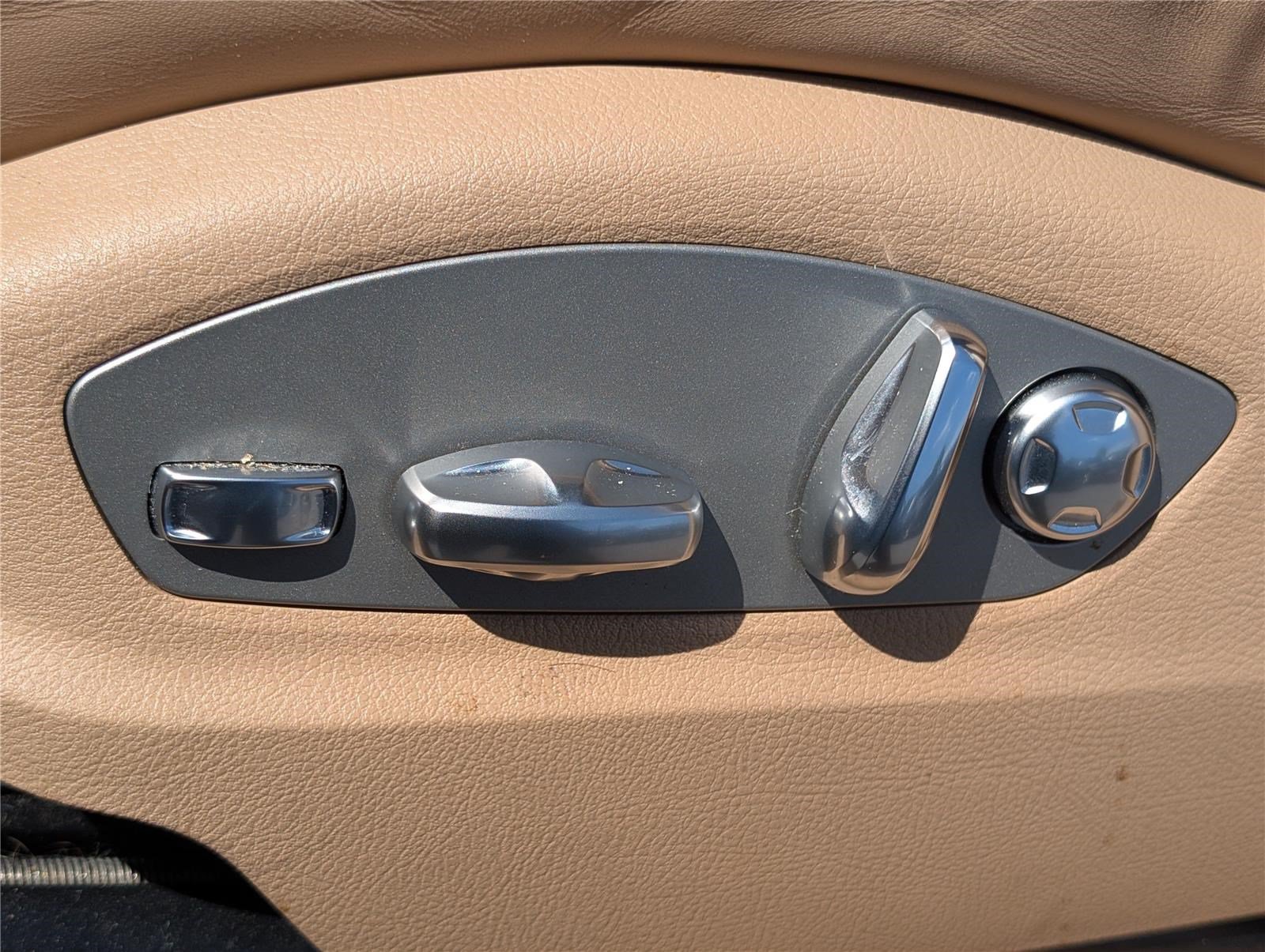 Used 2024 Porsche Macan AWD/4WD image 22