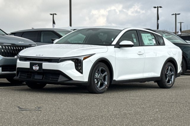 New 2027 Kia K4 FWD image 8