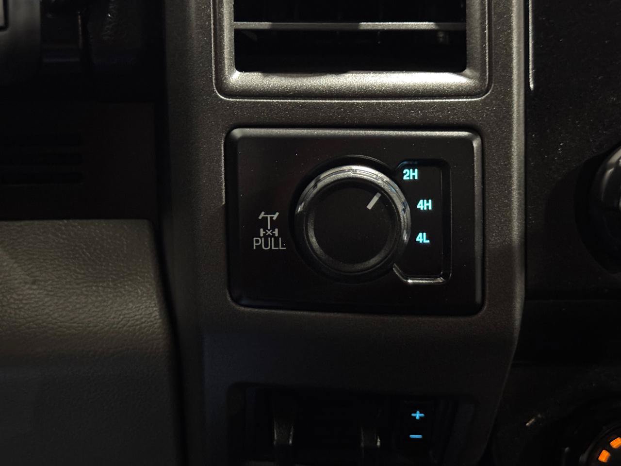 Used 2020 Ford F250 XL w/ Power Equipment Group AWD/4WD image 26