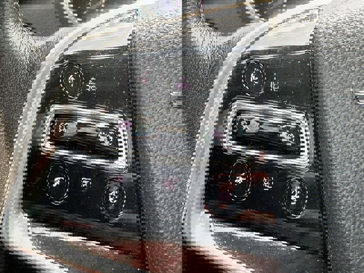 Used 2016 Cadillac SRX Luxury image 27