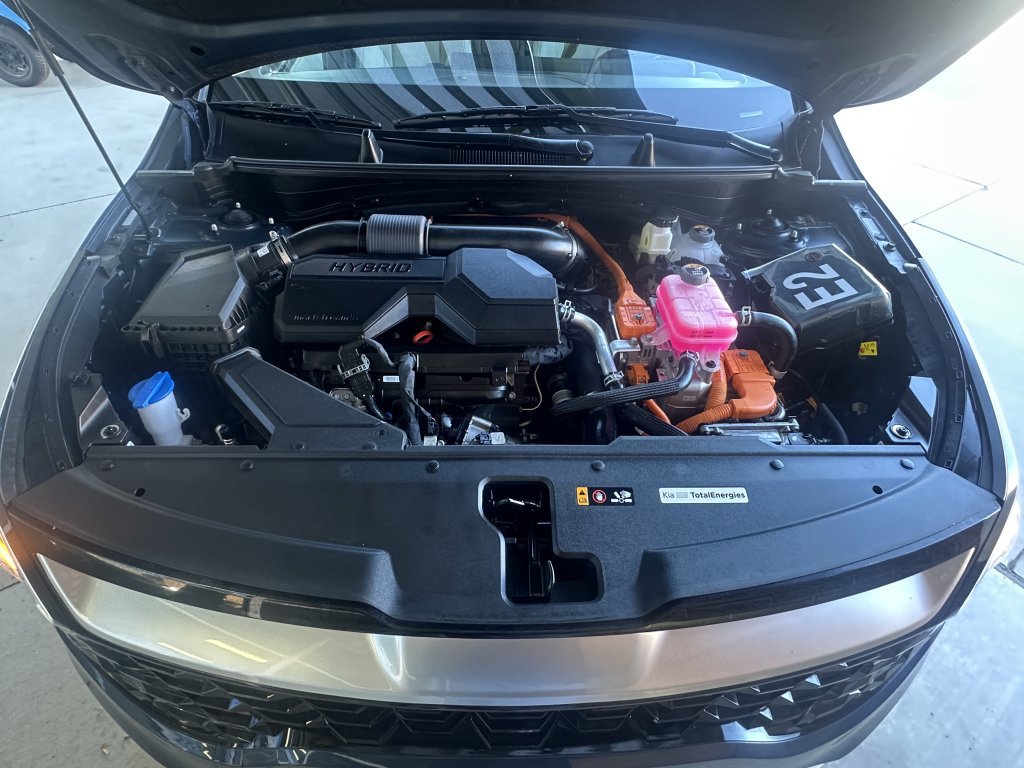 Used 2025 Kia Sportage EX image 37