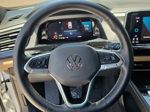 Used 2024 Volkswagen Atlas Cross Sport SE FWD image 29
