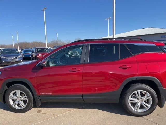 Used 2023 GMC Terrain SLE w/ Driver Convenience Package image 8