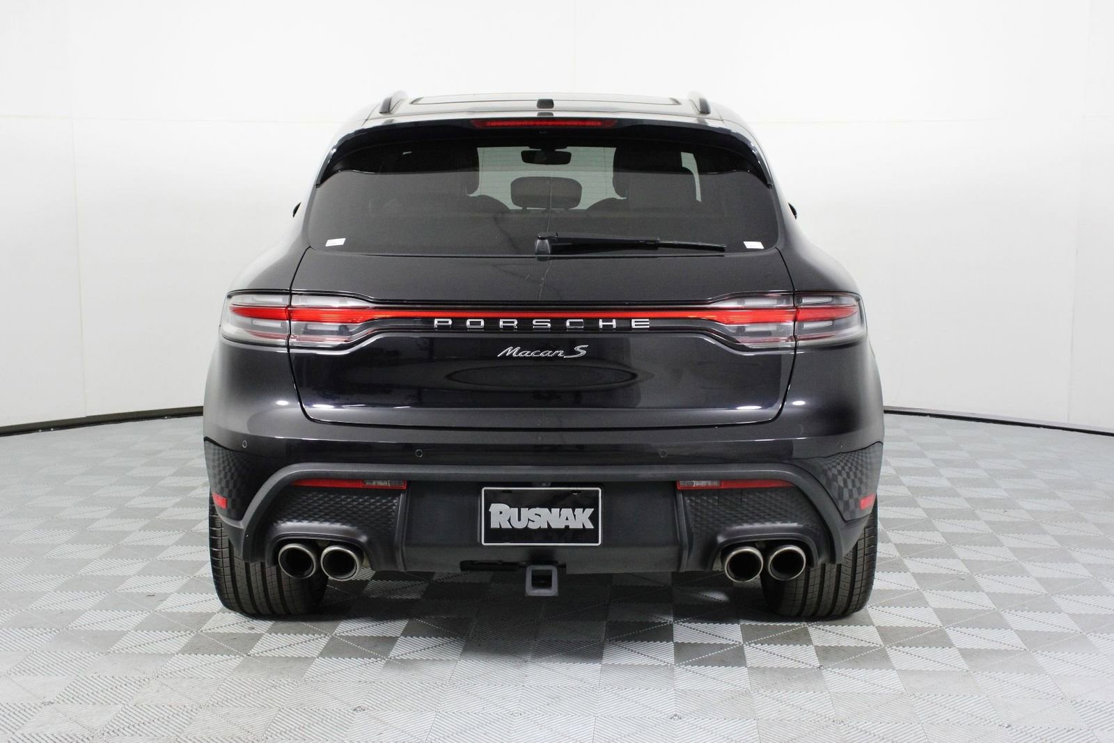 Certified 2023 Porsche Macan S image 6