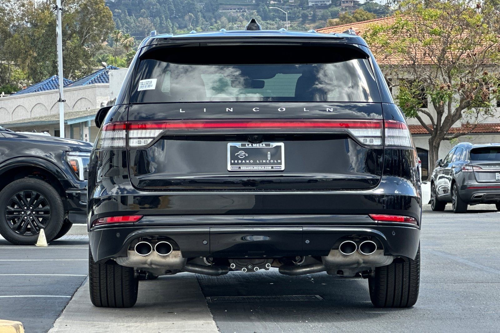 New 2026 Lincoln Aviator 2WD w/ Jet Appearance Package image 4