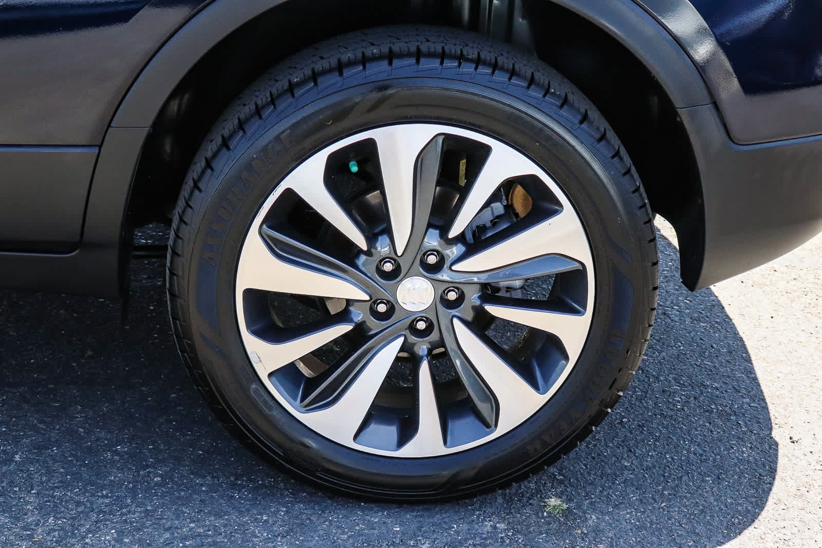 Used 2021 Buick Encore Preferred AWD/4WD image 13