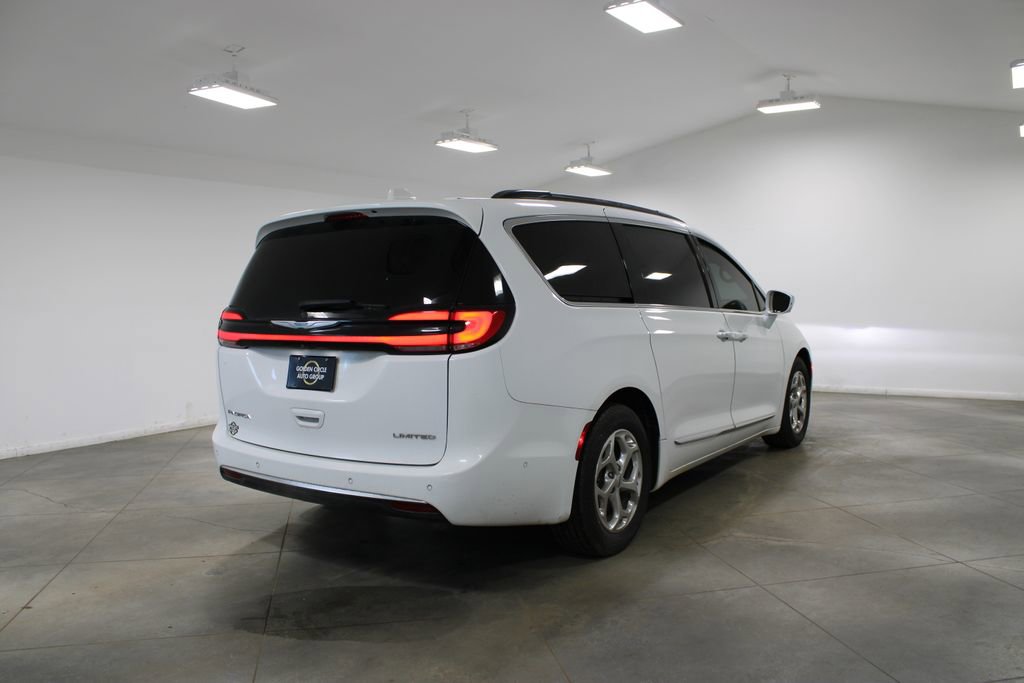 Used 2022 Chrysler Pacifica Limited image 9