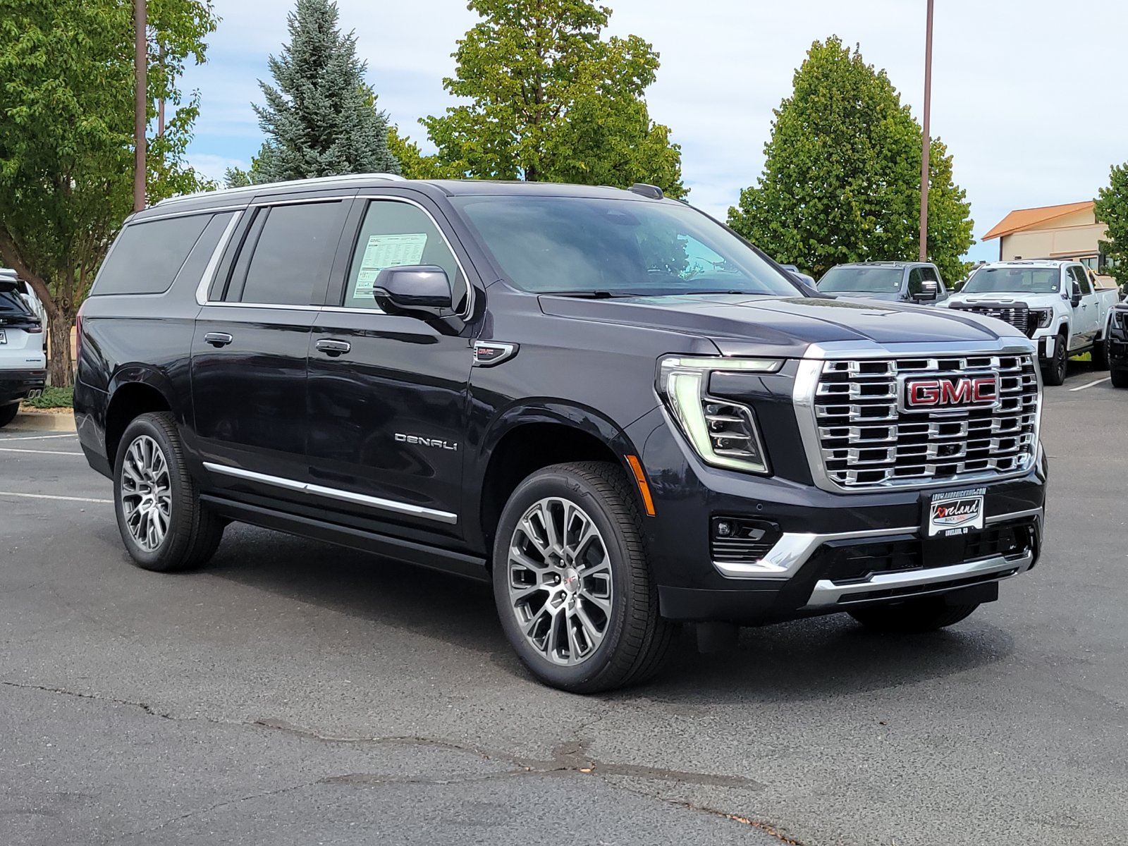 New 2026 GMC Yukon XL Denali w/ Denali Reserve Package AWD/4WD image 1