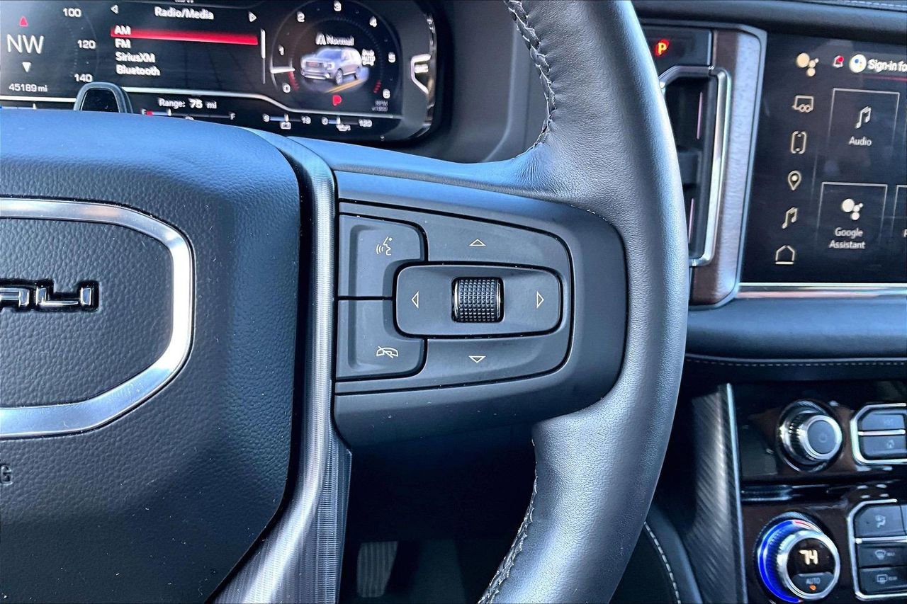 Used 2023 GMC Yukon Denali Ultimate image 32