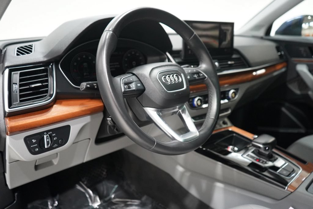 Used 2022 Audi Q5 2.0T Premium Plus w/ Premium Plus Package AWD/4WD image 18