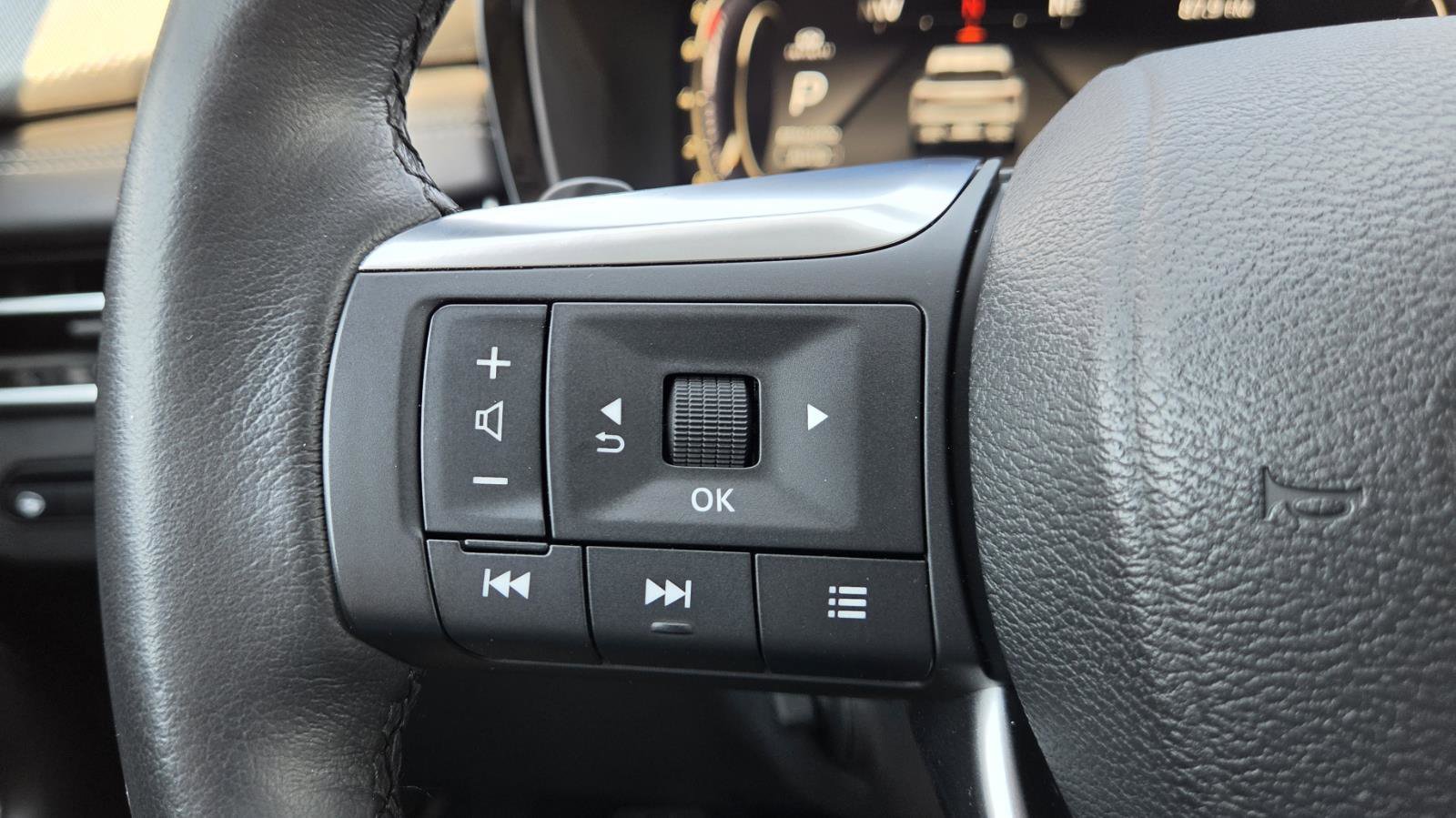 Used 2023 INFINITI QX60 Luxe w/ Vision Package image 27