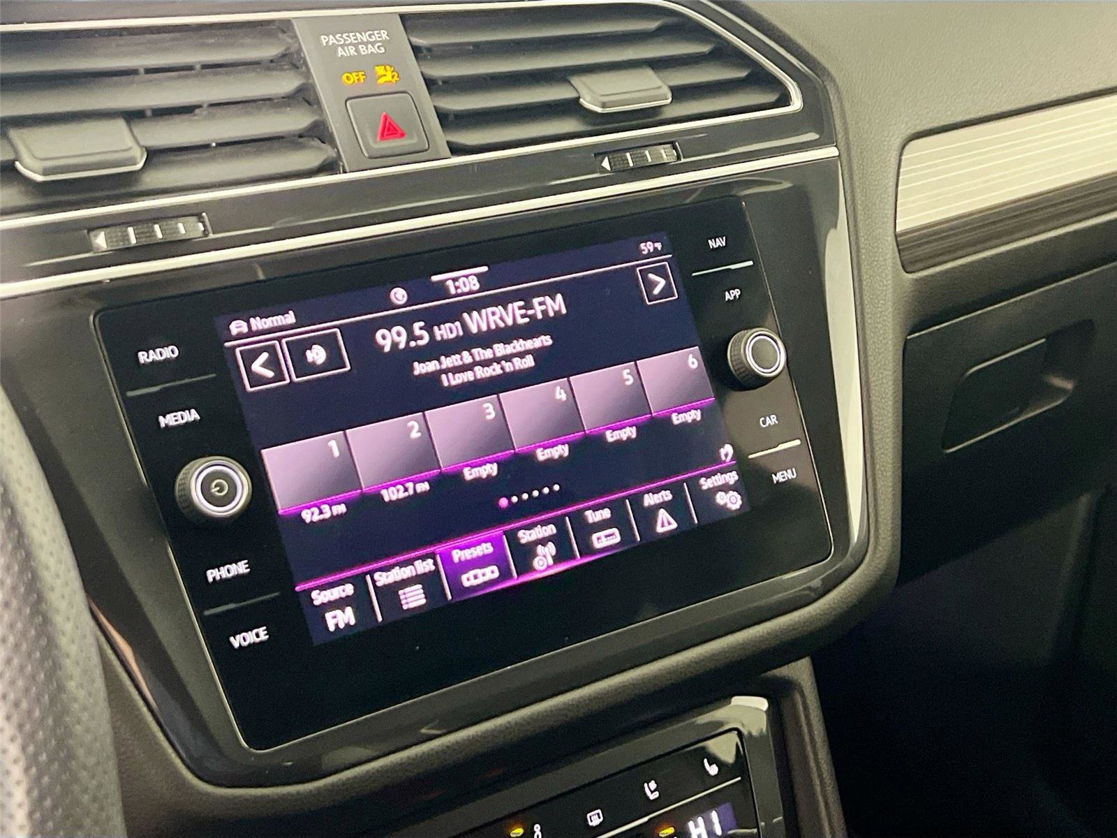 Used 2024 Volkswagen Tiguan SEL R-Line AWD/4WD image 14