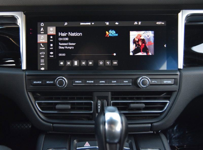 Used 2020 Porsche Macan image 24