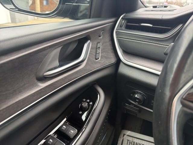 Used 2022 Jeep Grand Cherokee L Overland w/ Luxury Tech Group IV image 43