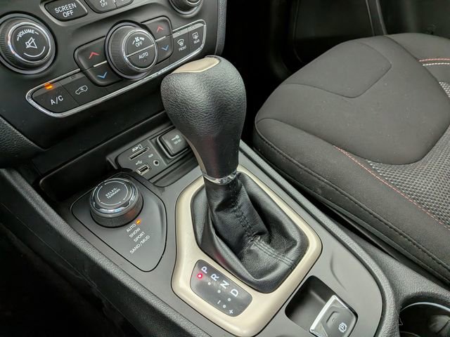 Used 2016 Jeep Cherokee 75th Anniversary AWD/4WD image 17