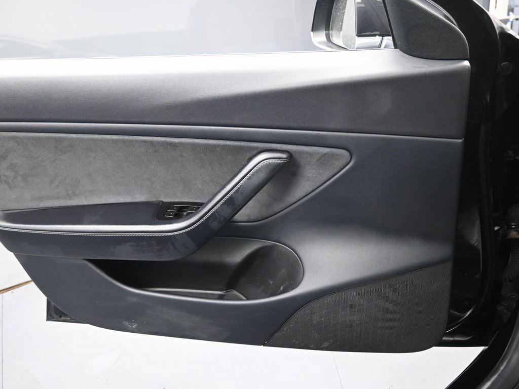 Used 2018 Tesla Model 3 Long Range image 23