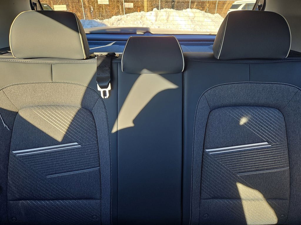 Certified 2025 Hyundai Venue Limited FWD image 13