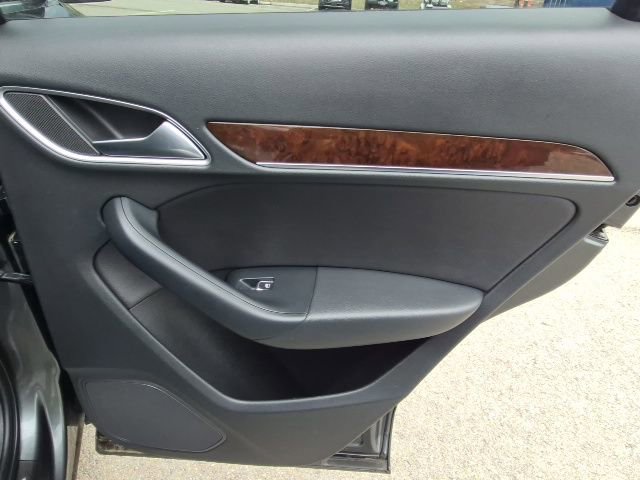 Used 2018 Audi Q3 2.0T Premium Plus w/ Premium Plus Package AWD/4WD image 18