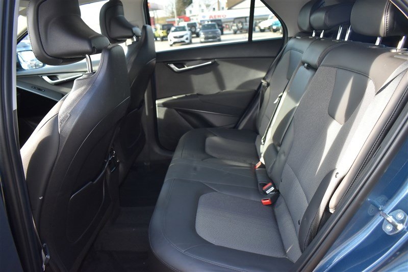 Used 2025 Kia Niro EX Touring image 20