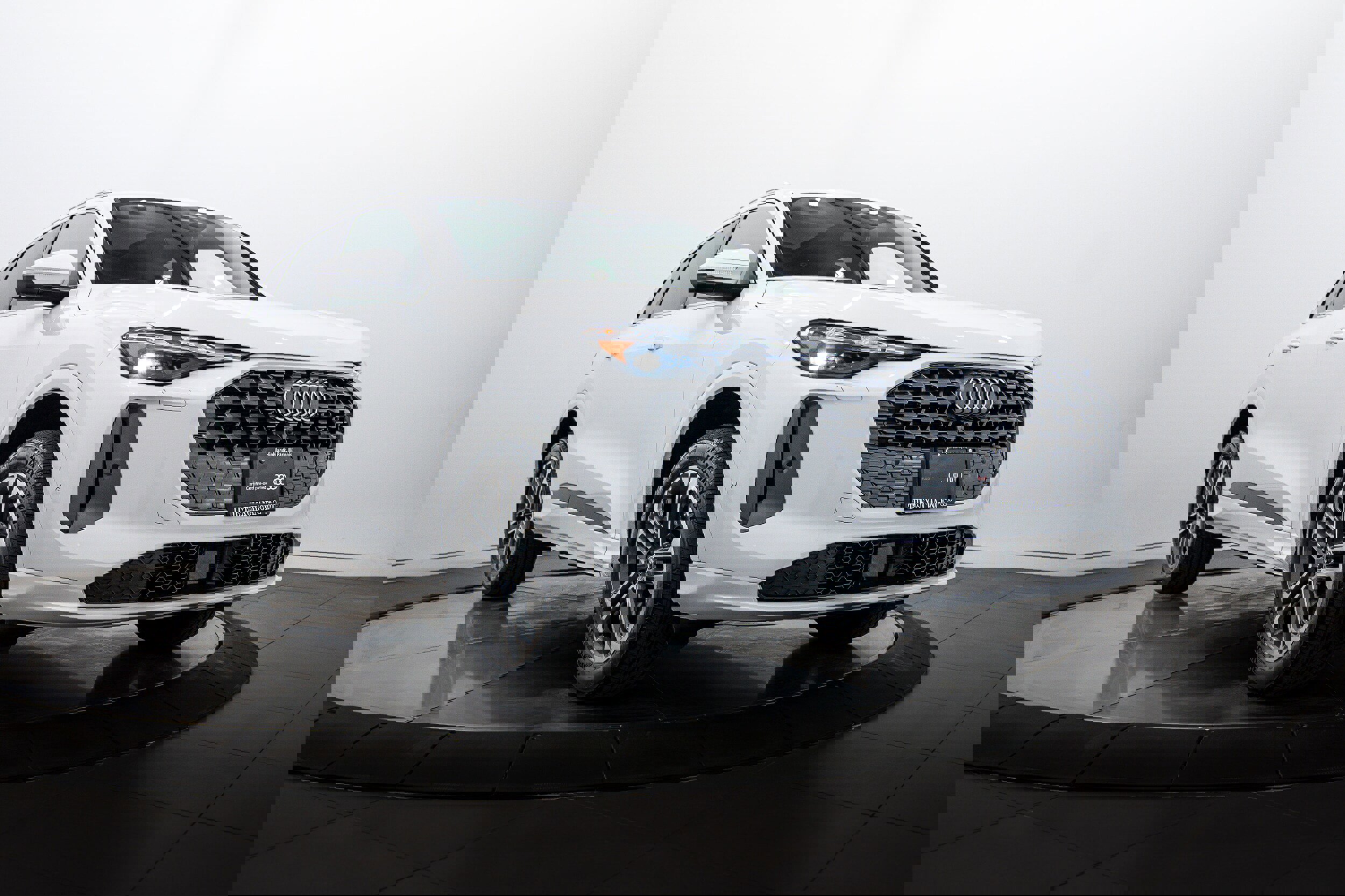 Certified 2025 Audi Q5 Premium w/ Convenience Package image 1