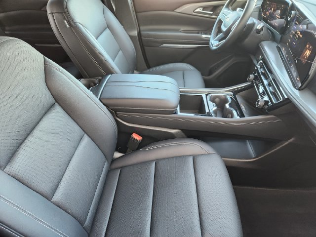 Used 2026 Chevrolet Traverse LT AWD/4WD image 19