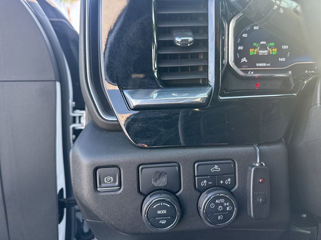 Used 2024 Chevrolet Silverado 3500 LT w/ Convenience Package image 21