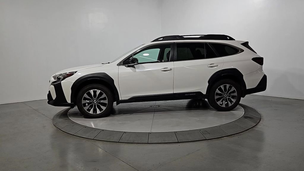 Used 2023 Subaru Outback Limited XT AWD/4WD image 2