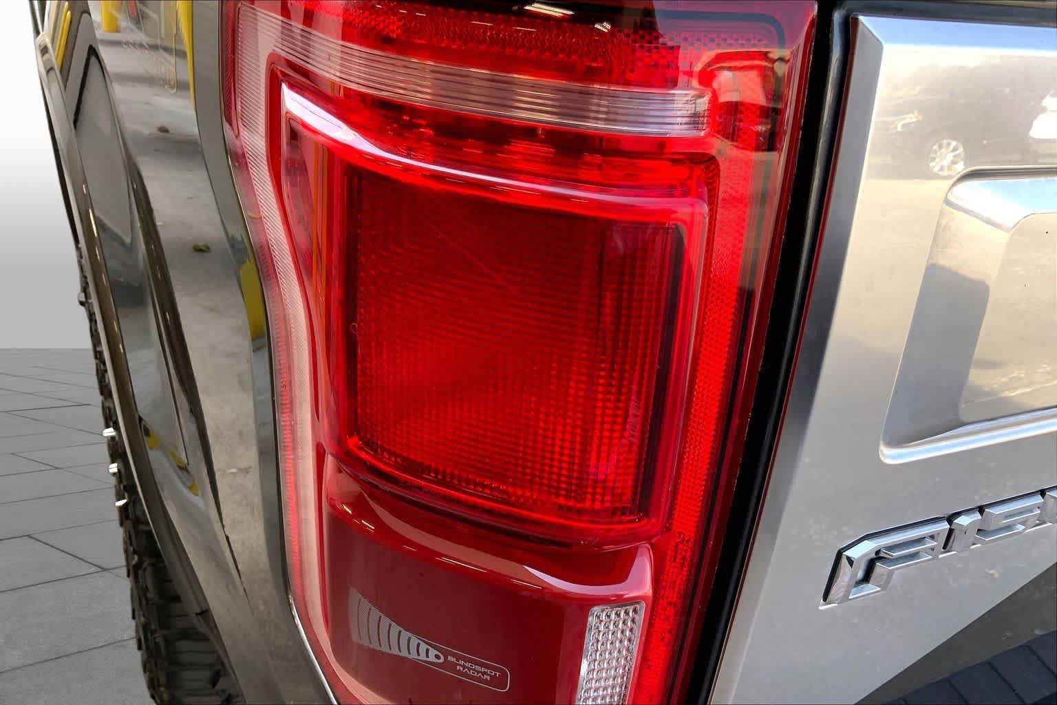 Used 2016 Ford F150 Platinum w/ Equipment Group 701A Luxury AWD/4WD image 28