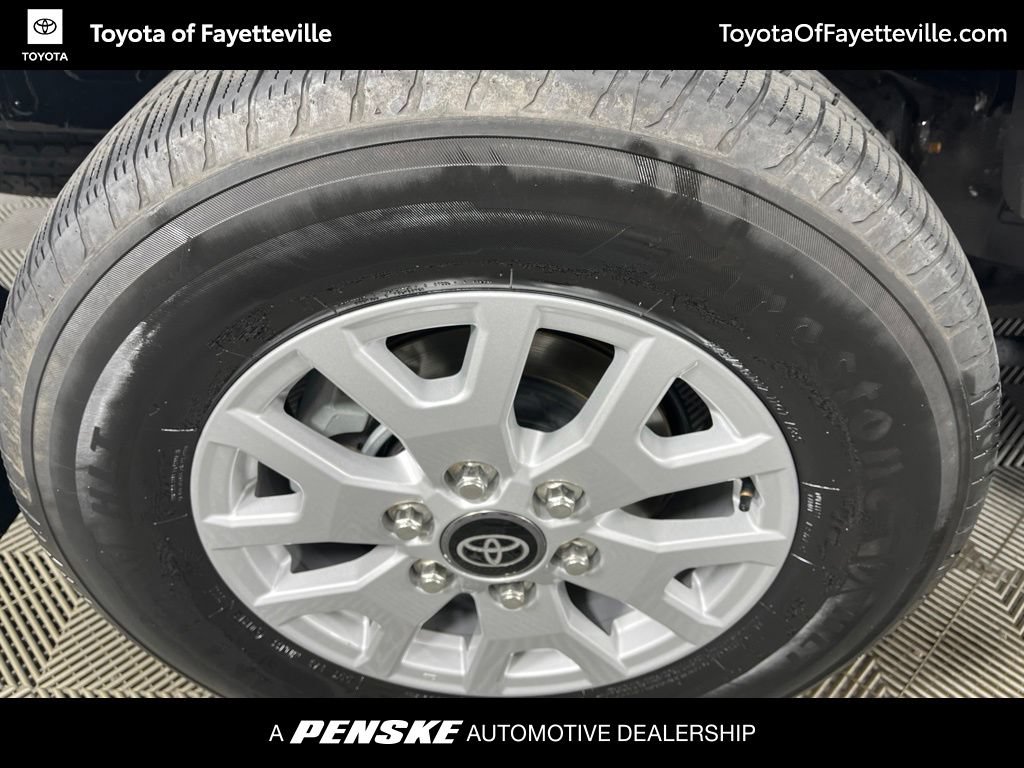 Certified 2024 Toyota Tacoma SR5 AWD/4WD image 12