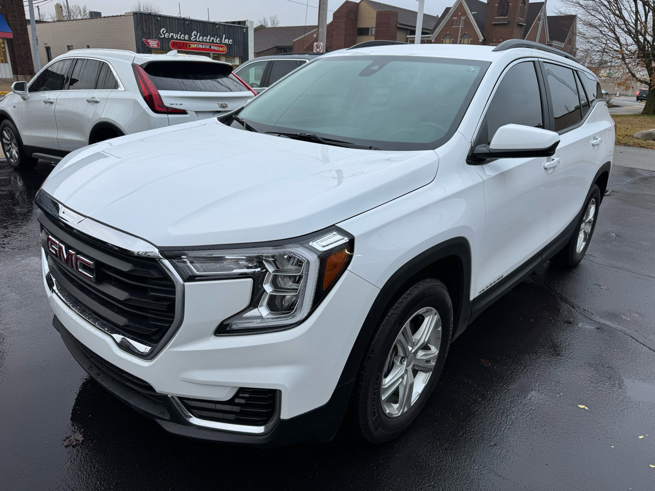 Used 2024 GMC Terrain SLE w/ Driver Convenience Package