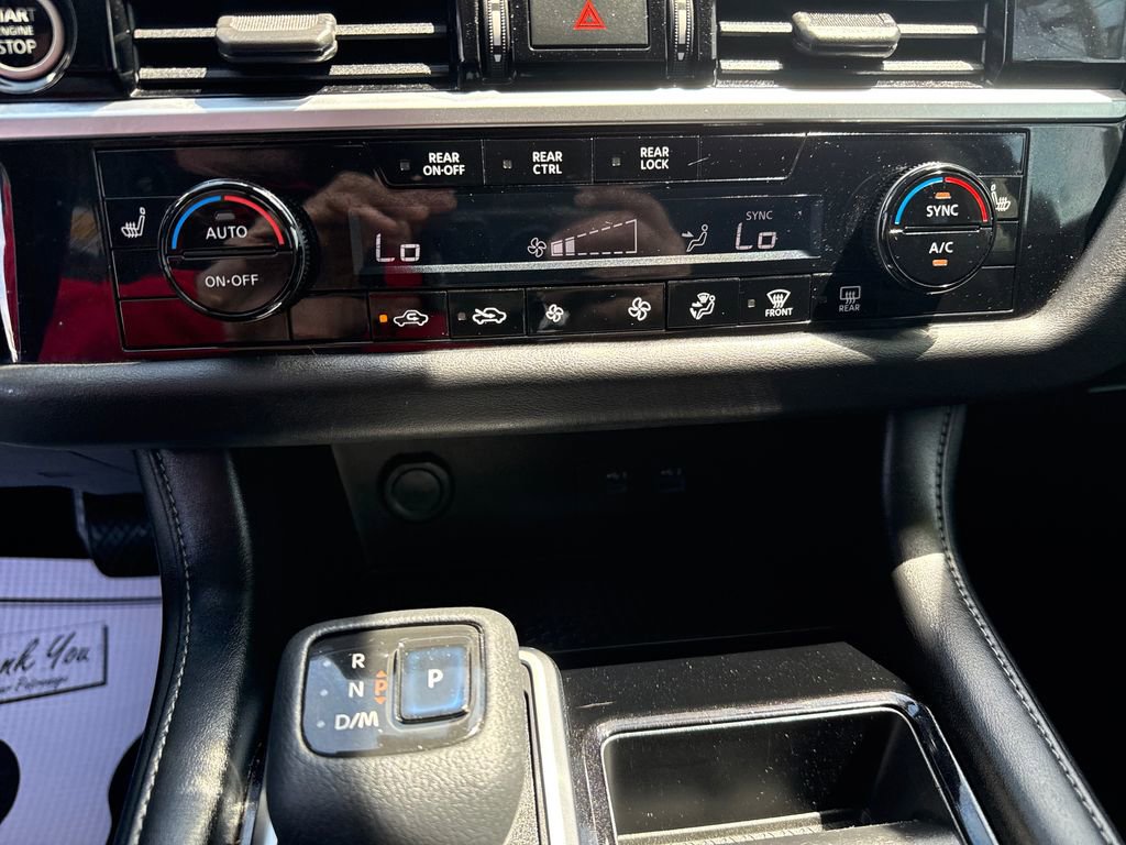 Used 2022 Nissan Pathfinder SV AWD/4WD image 21