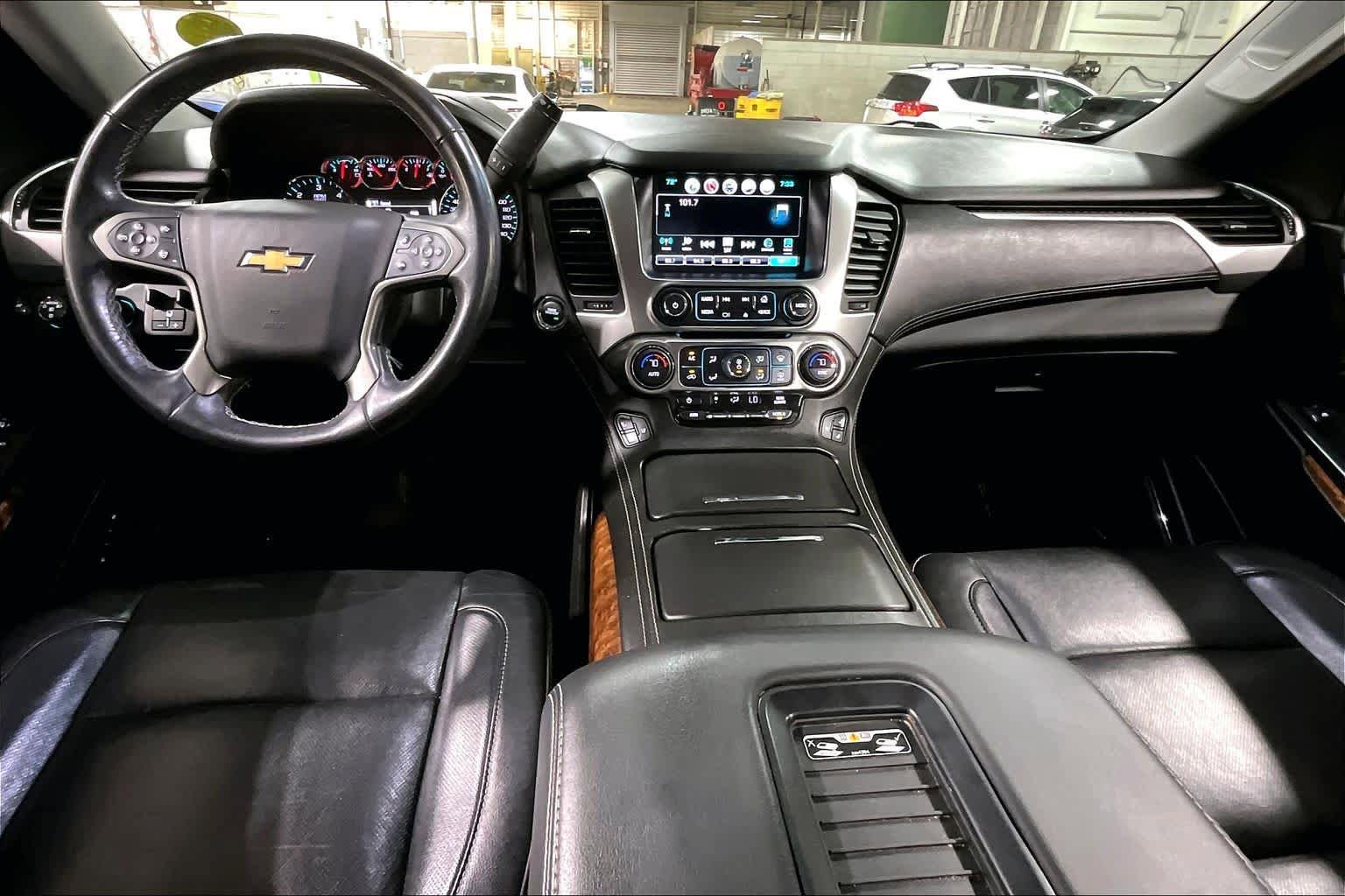 Used 2019 Chevrolet Suburban Premier AWD/4WD image 16