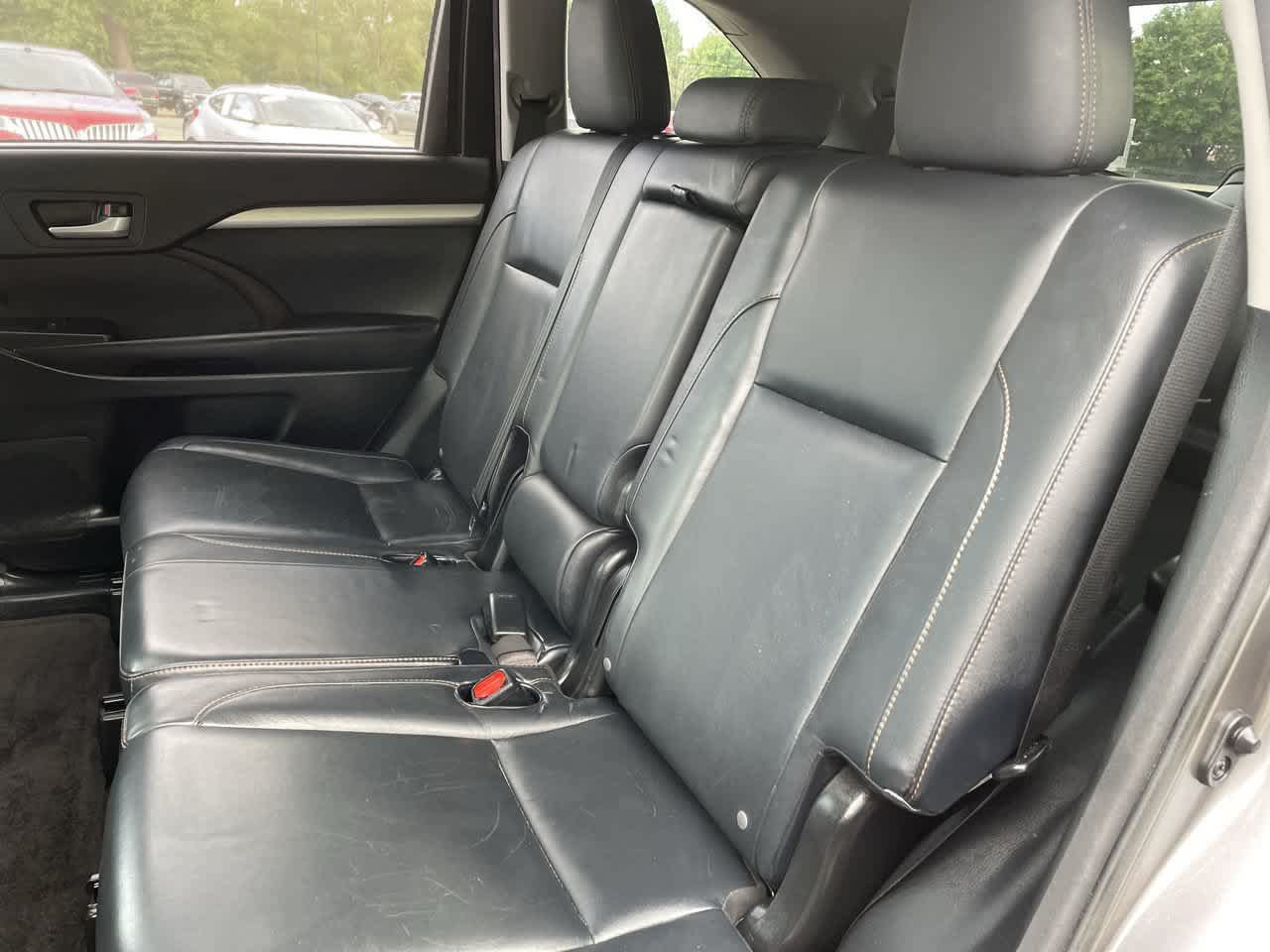 Used 2015 Toyota Highlander XLE AWD/4WD image 19