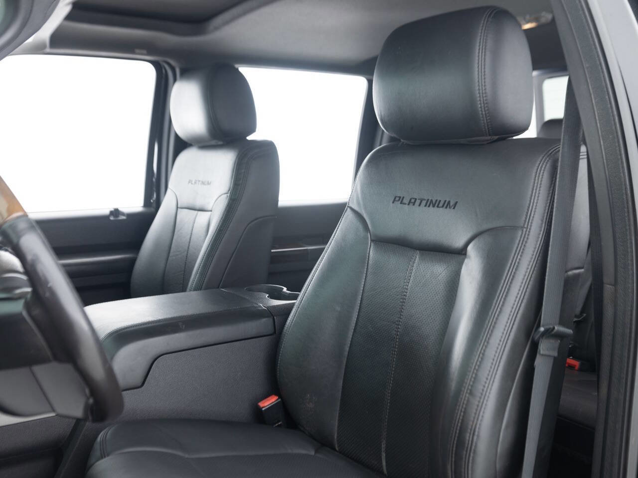 Used 2015 Ford F250 Platinum w/ FX4 Off-Road Package AWD/4WD image 29