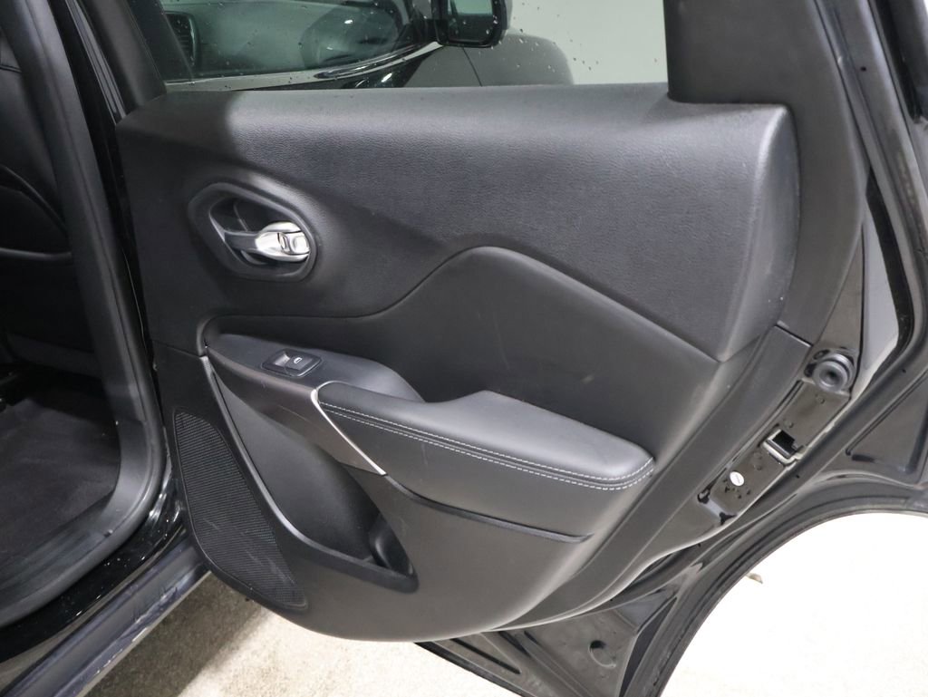 Certified 2022 Jeep Cherokee Limited image 25