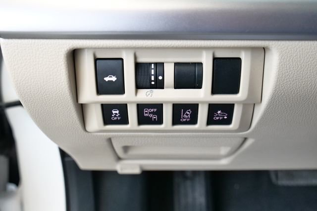 Used 2018 Subaru Legacy 3.6R Limited image 28