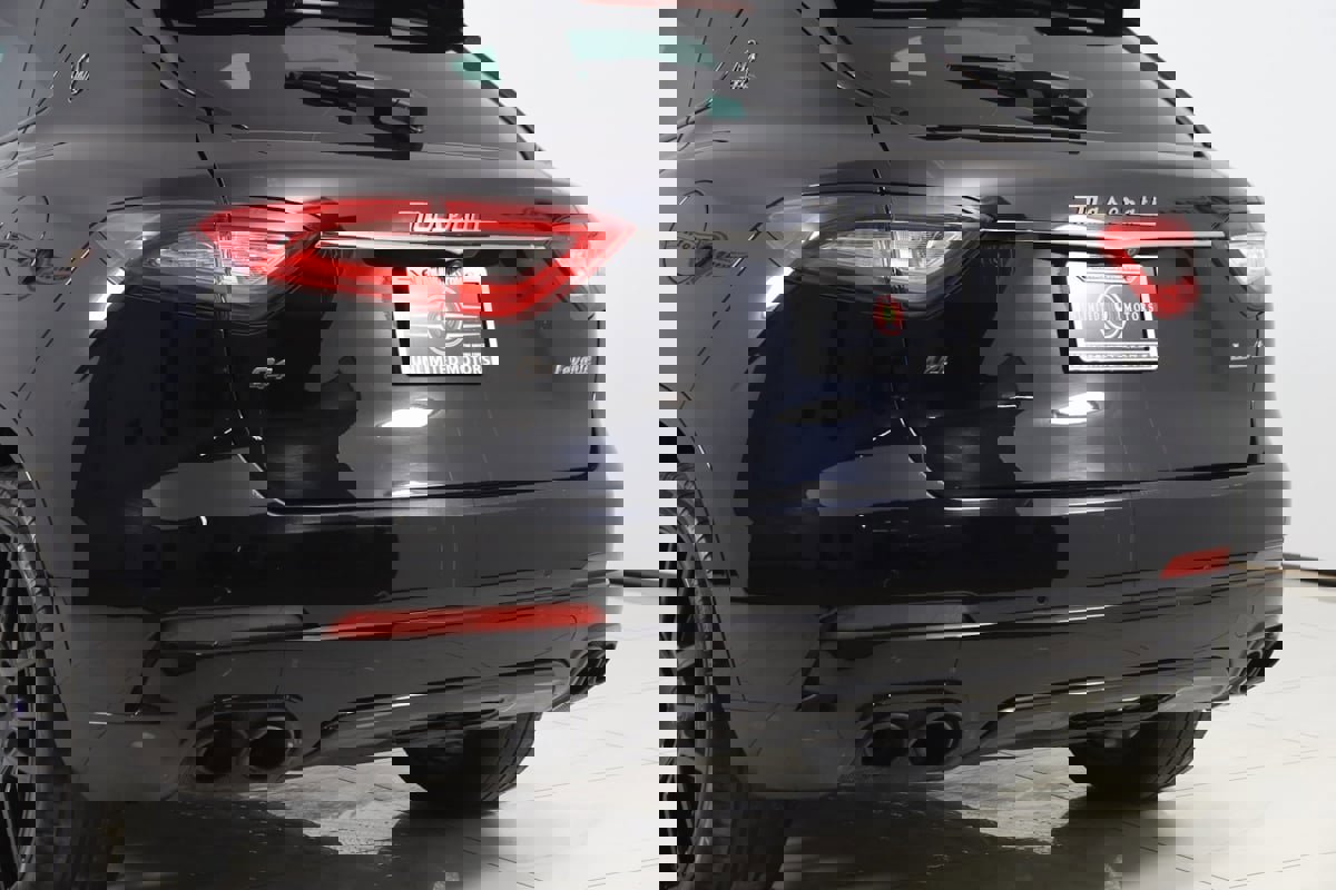 Used 2018 Maserati Levante GranSport image 29