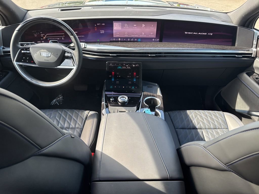Used 2025 Cadillac Escalade IQ Luxury 1 AWD/4WD image 16