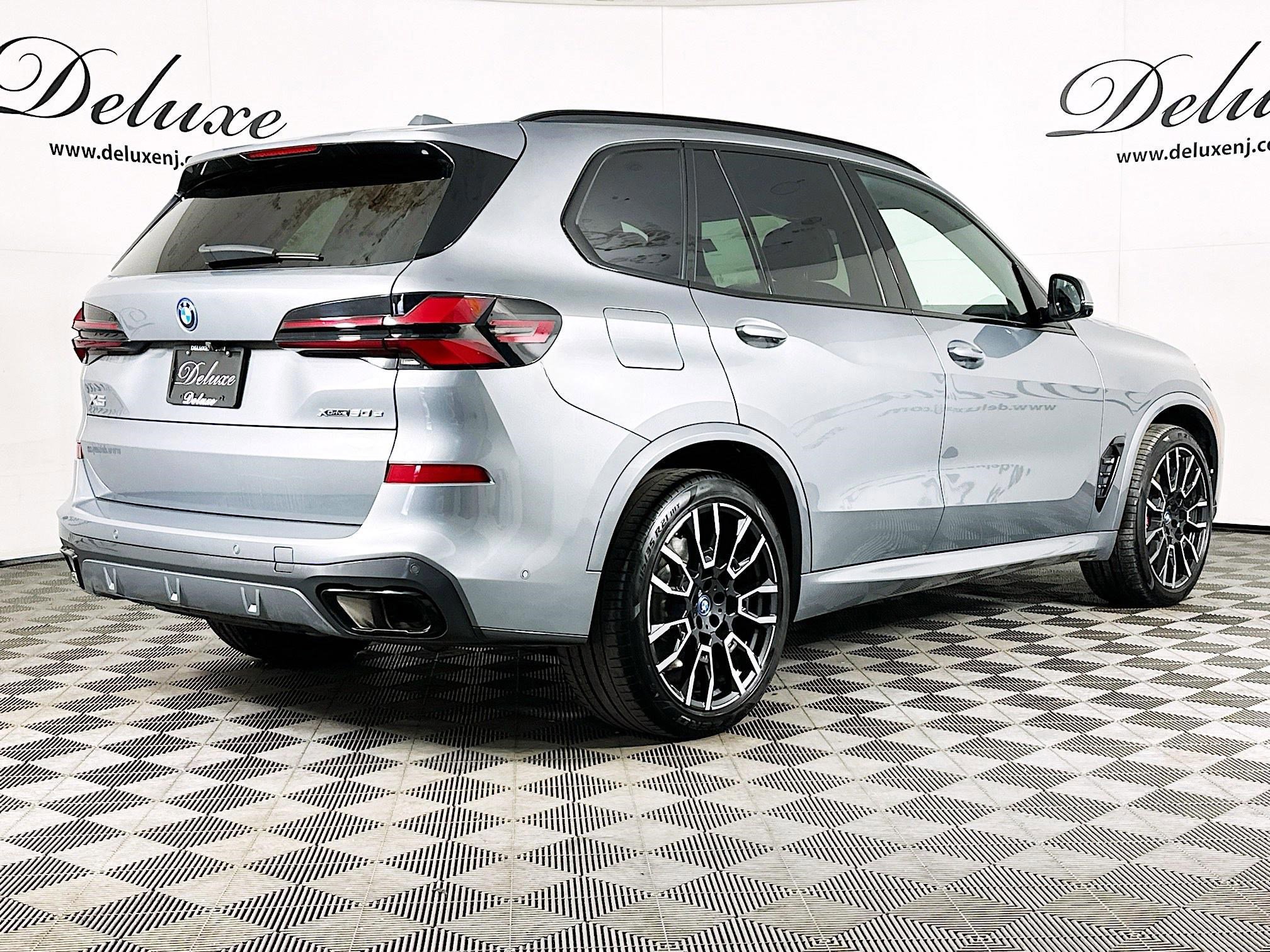 Used 2024 BMW X5 xDrive50e w/ M Sport Package image 6