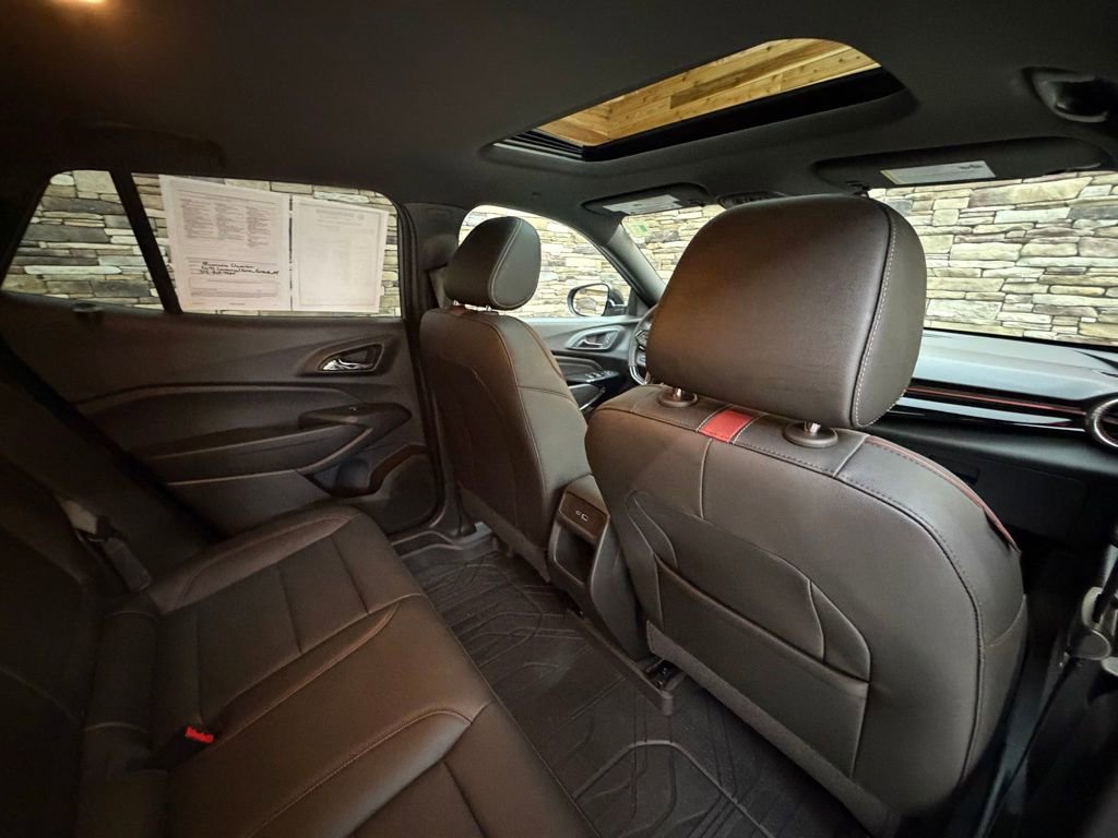 Used 2024 Chevrolet Trax RS w/ Sunroof Package image 29