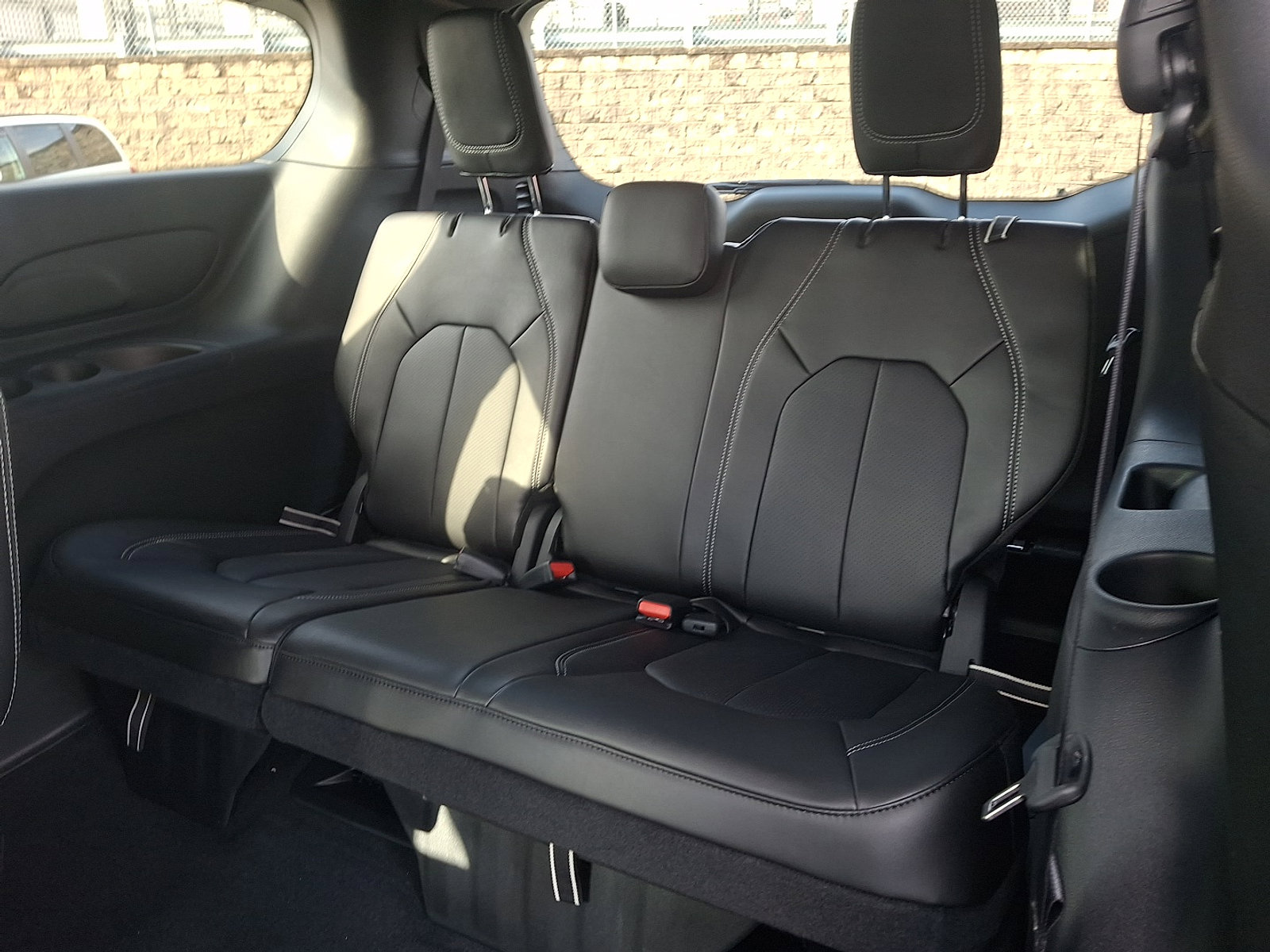 New 2026 Chrysler Pacifica Select w/ S Appearance Package image 7