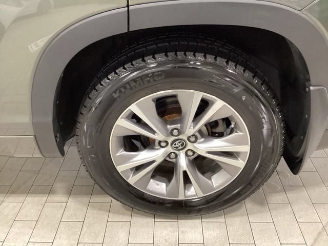 Used 2016 Toyota Highlander Plus AWD/4WD image 21