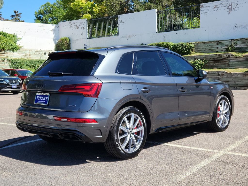 Used 2024 Audi Q5 e Premium Plus w/ Premium Plus Package image 3