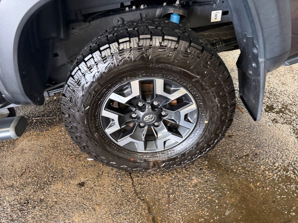 Used 2023 Toyota Tacoma TRD Off-Road w/ Technology Package AWD/4WD image 26