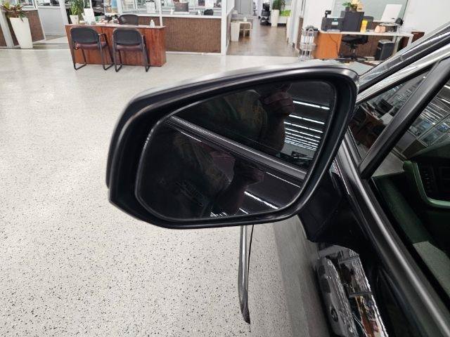 Used 2021 Toyota RAV4 LE AWD/4WD image 36