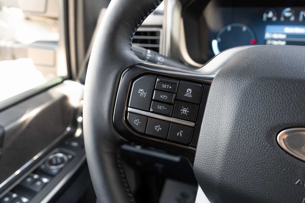 Used 2025 Ford F350 Platinum image 21