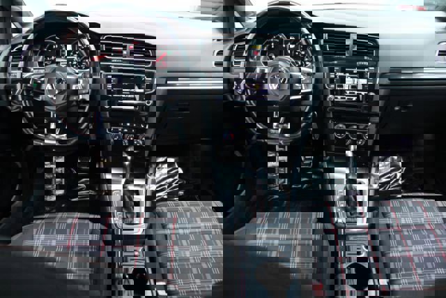 Used 2015 Volkswagen GTI S image 2