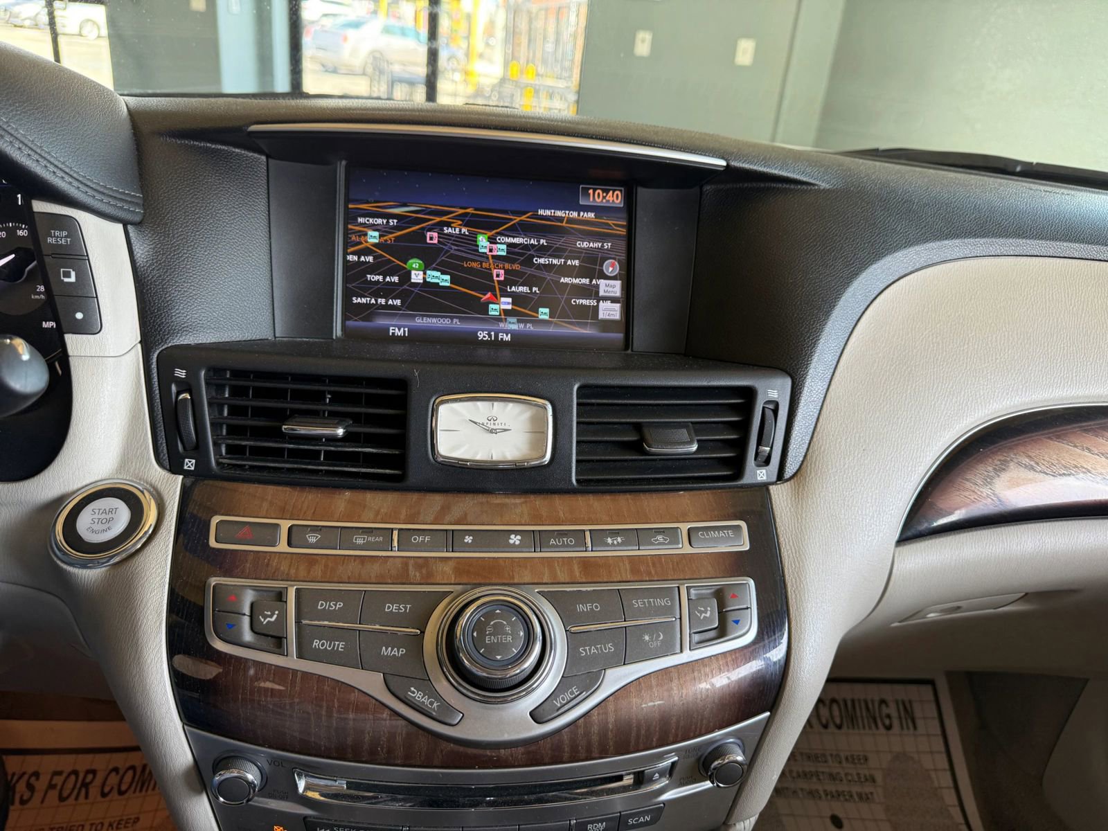 Used 2011 INFINITI M37 w/ Deluxe Touring Pkg RWD image 17