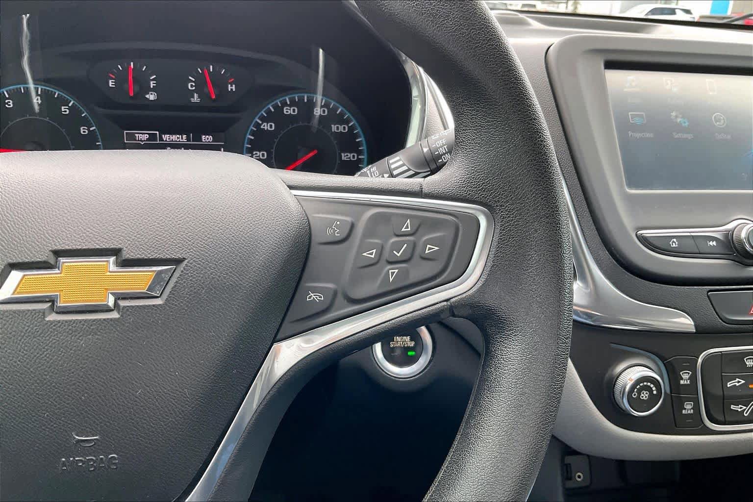 Used 2018 Chevrolet Equinox LT FWD image 24